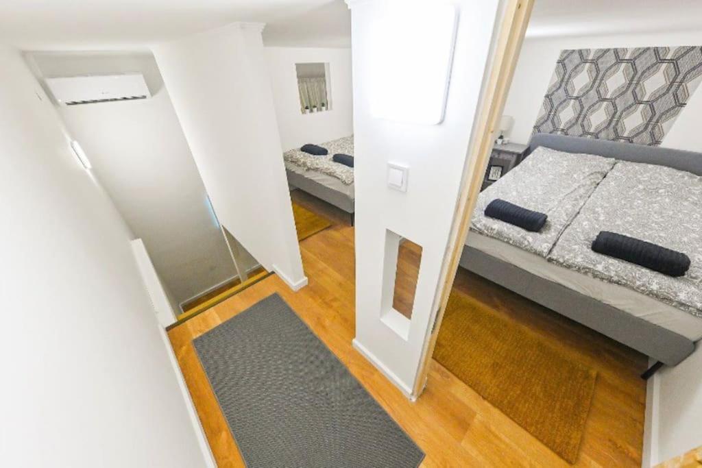 2 Bedroom Flat In Damjanich Str., Hirsch Budapest Esterno foto