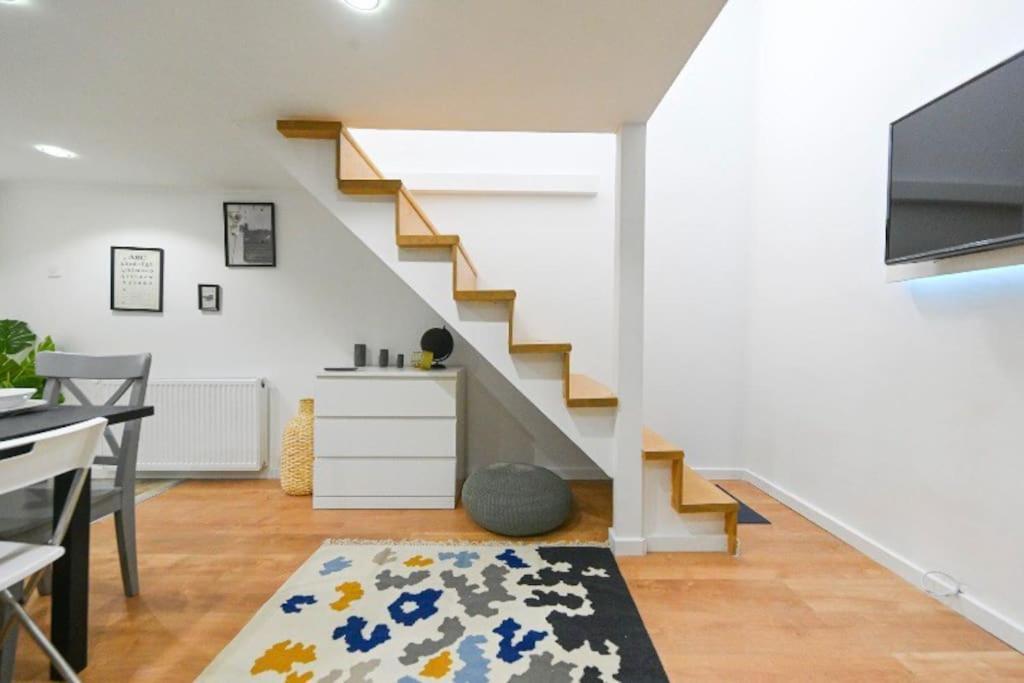 2 Bedroom Flat In Damjanich Str., Hirsch Budapest Esterno foto