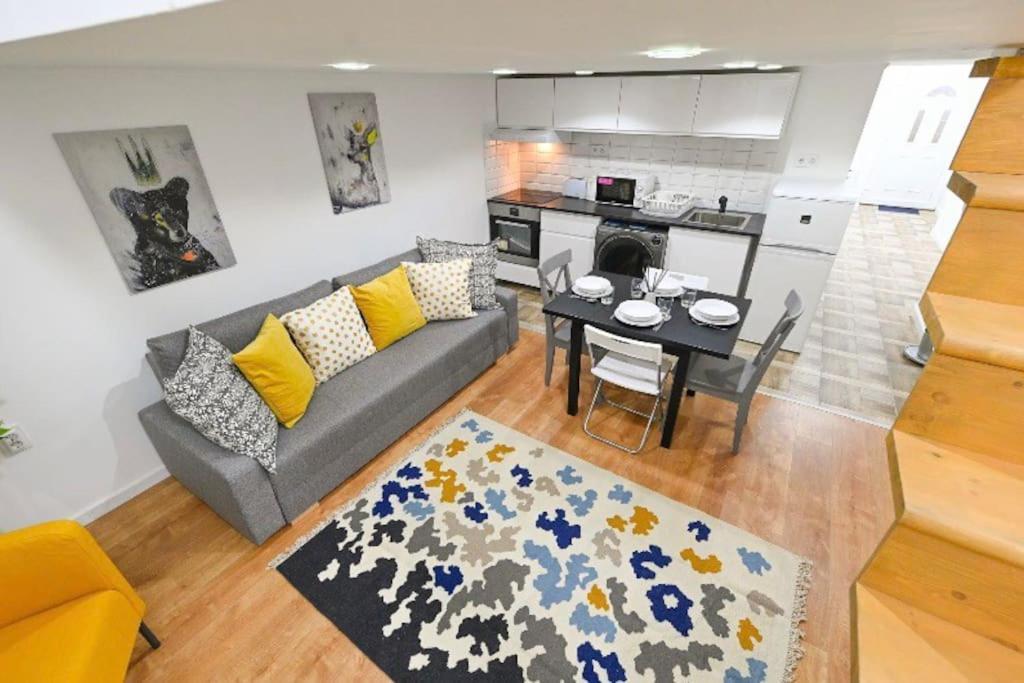 2 Bedroom Flat In Damjanich Str., Hirsch Budapest Esterno foto
